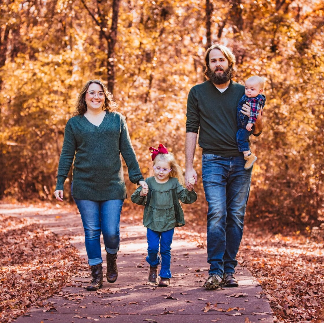 Courtney and Jeremy Ingle with their kids