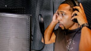 Antonio Mack in the studio (1)