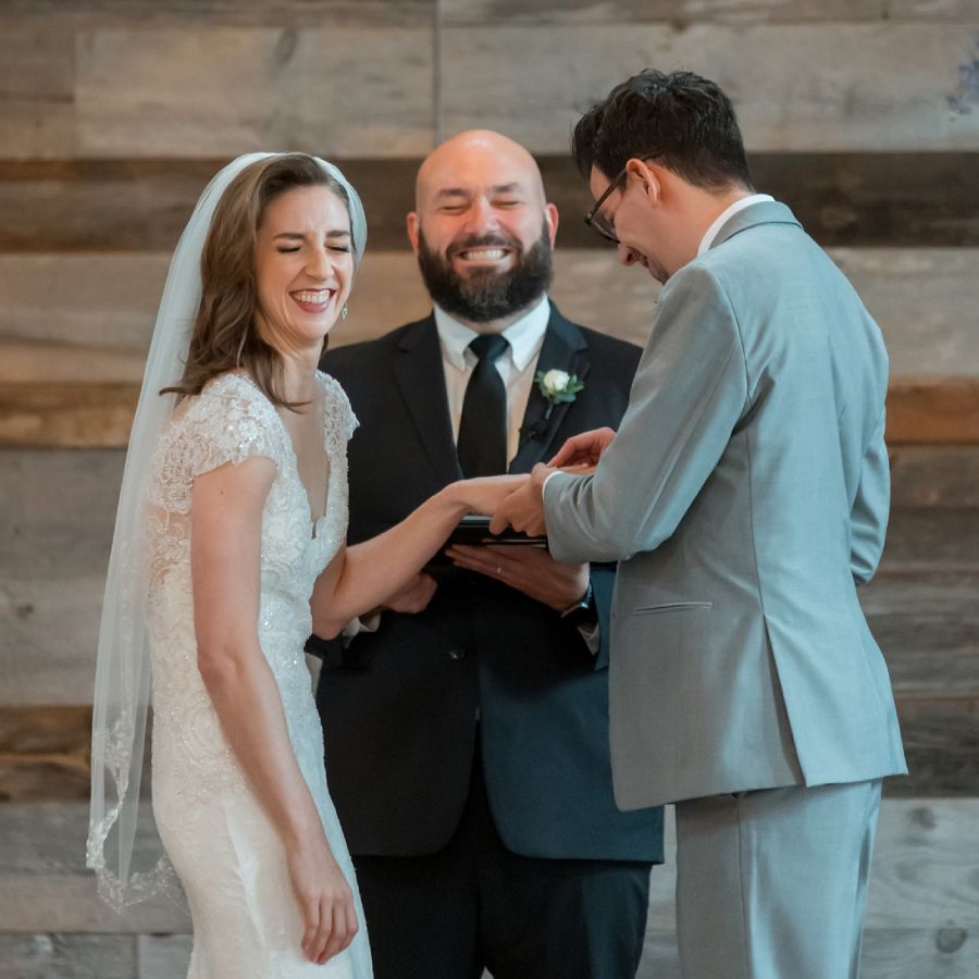Funny moment at wedding ceremony